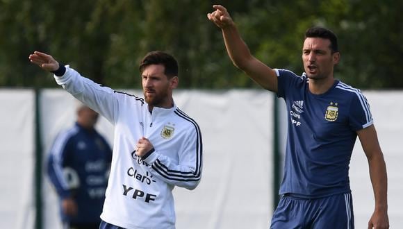 Lionel Scaloni contó detalles del estado de Messi tras su contagio de COVID-19. (Foto: AFP)