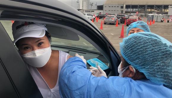 Keiko Fujimori informa que recibió primera dosis de vacuna contra el COVID-19. (Foto: Twitter Keiko Fujimori)
