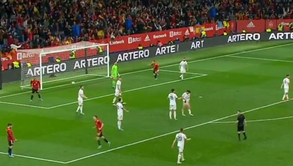Dani Olmo anotó un golazo en los minutos finales a favor de España. Foto: Sport TV.
