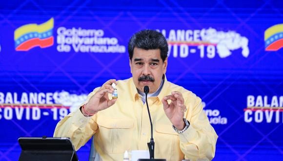 El presidente de la Academia Nacional de Medicina de Venezuela desmintió lo dicho por Nicolás Maduro. (Photo by JHONN ZERPA / AFP)