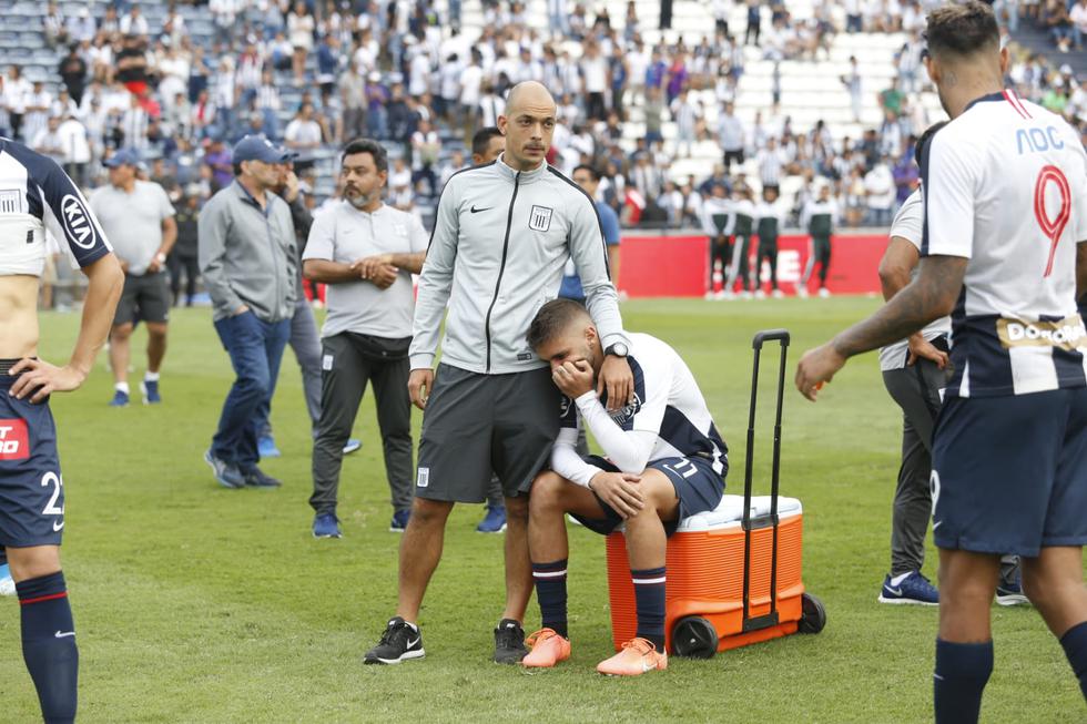 Los jugadores de Alianza Lima abandonaron cabizbajos el campo de Matute tras perder la final | Foto: GEC