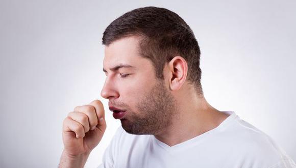 La tos es un síntoma en común de la gripe y el COVI-19 (Foto: Redacción Médica).