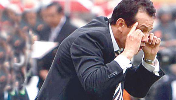 Juan Reynoso renovó una temporada con Universitario y buscan delanteros para ataque crema