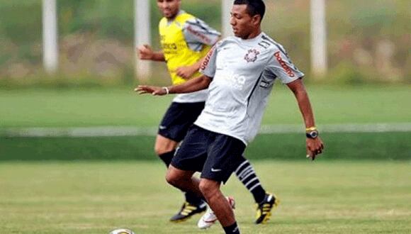 Técnico del Corinthians sobre 'Cachinho': "Me siento a gusto con el peruano"