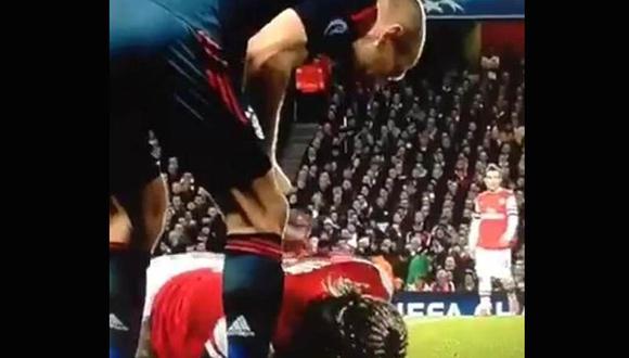 Arsenal vs Bayen Munich: Robben escupió a Sagna? [VIDEO]