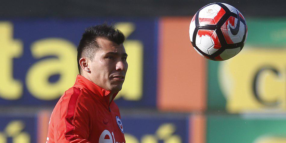 Gary Medel también lamentó la ausencia de Paolo Guerrero en Perú (Foto: EFE).