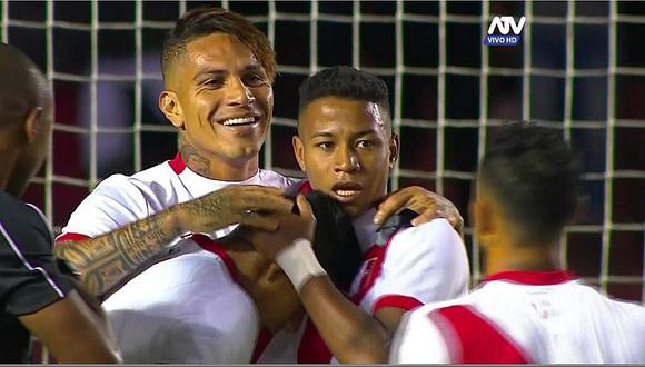 Perú vs. Jamaica: Guerrero se quitó camiseta y alborotó a arequipeñas [VIDEO]