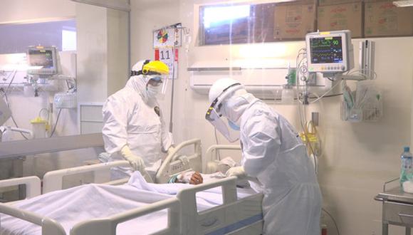 La entidad precisó que actualmente 348 pacientes en cuidados intensivos por presentar cuadros graves de la enfermedad. Foto: EsSalud