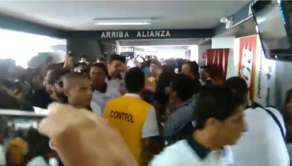 Claudio Pizarro alborotó a los hinchas de Alianza Lima en Matute [VIDEO]