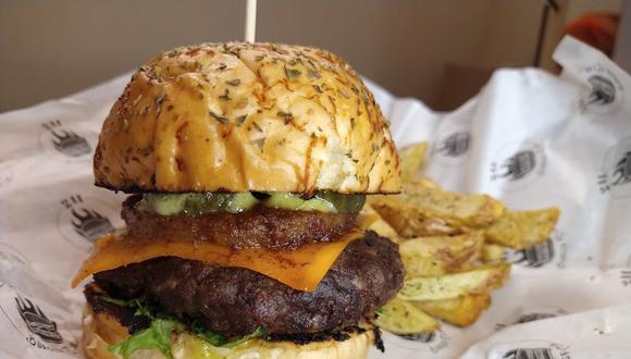 Este viernes 28 de mayo, se celebra el Día mundial de la hamburguesa. Los restaurantes McDonald’s y Mad Burger, ganador del Premio Luces como mejor propuesta Dark Kitchen, te invitan a disfrutar con buenas promociones.  (Foto: Pierina Denegri)
