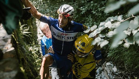 Ciclista sufrió accidente, se fracturó y siguió pedaleando en Tour de France