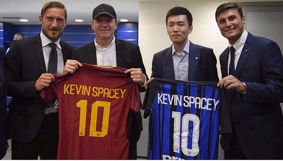 Kevin Spacey: El día que disfrutó junto a Totti en la Roma (VIDEO) 