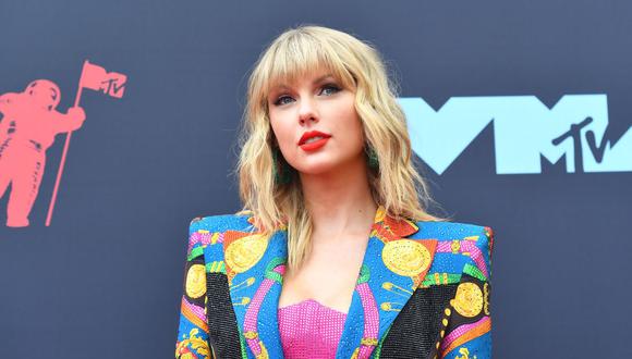Taylor Swift acusó a su exproductor Scooter Braun de acoso cibernético tras comprar la disquera donde grabó sus primeros discos. (AFP).