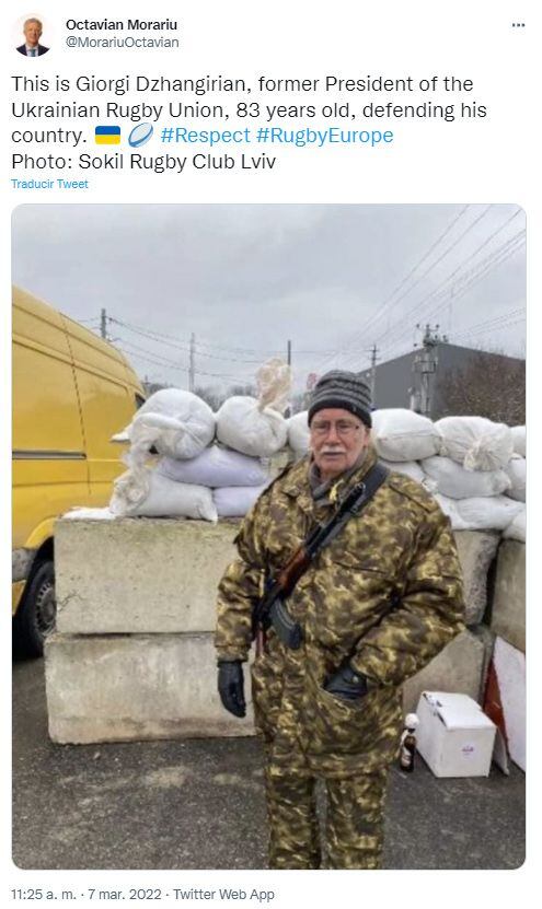 Giorgi Dzanghirian de 83 años, que se desempeñó como presidente de la Federación de Rugby de Ucrania, se une al Ejército de su país para defenderlo frente a los ataques de Rusia.
