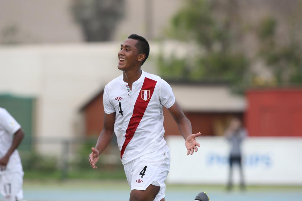 Foto 7 | En el mediocampo juega Renato Tapia. El volante del Feyenoord holandés vale € 3 millones actualmente. En 2015 su cotización era de € 800,000. (Foto: GEC)