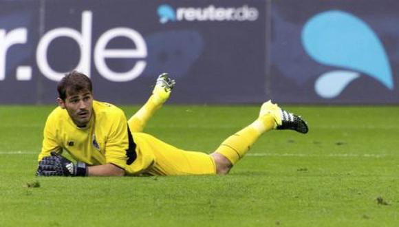 Iker Casillas recibe sus dos primeros goles con el Porto (VIDEO)