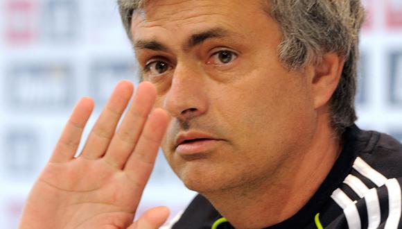 Mourinho usa video para justificar acusaciones contra Barcelona y UEFA 