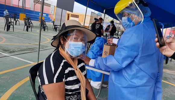 La vacunación a mayores de 40 años se vio interrumpida el último fin de semana en Arequipa por falta de vacunas. (Foto: Geresa Arequipa)