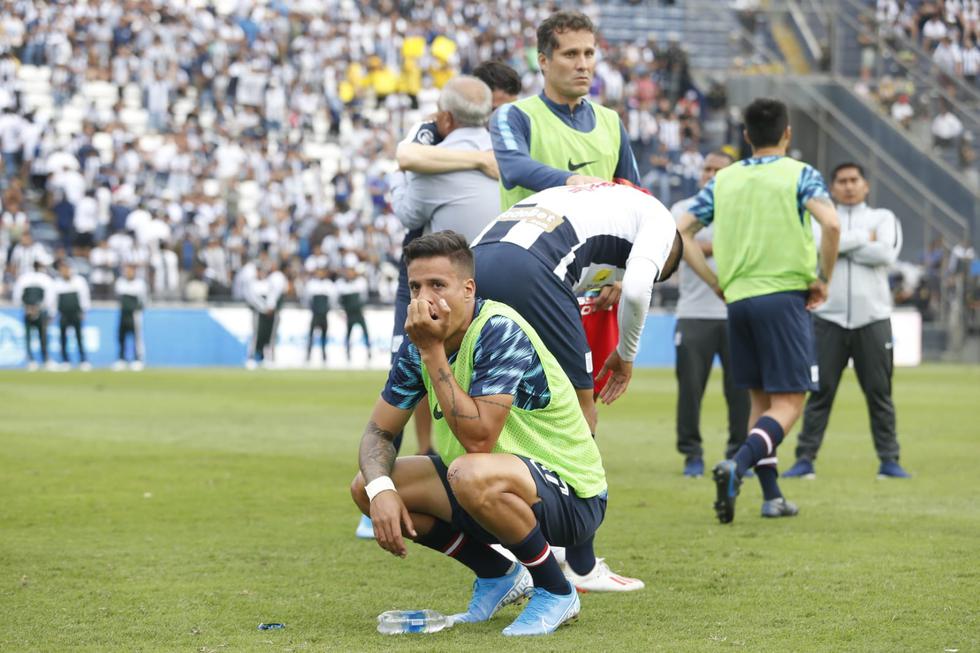Los jugadores de Alianza Lima abandonaron cabizbajos el campo de Matute tras perder la final | Foto: GEC