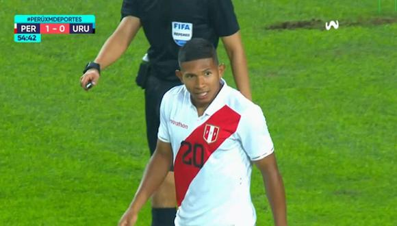 Perú vs. Uruguay | Remate de Edison Flores estuvo cerca de poner el 2-0 en el Estadio Nacional | VIDEO