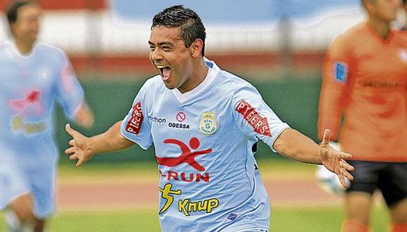 Real Garcilaso: Alfredo Ramúa visita a hincha mal de salud