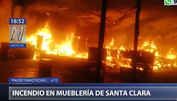 Las compañías de bomberos de La Molina, Ate y Santa Anita se sumaron a los trabajos para controlar el incendio. (Canal N)