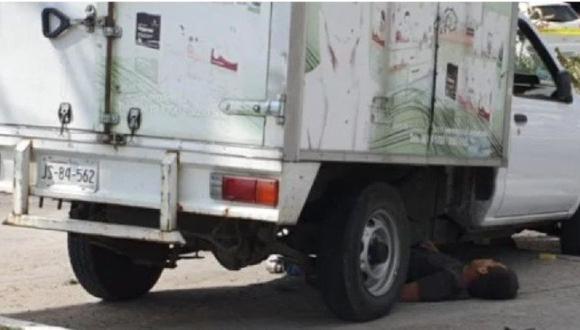 En Guadalajara un conductor atropelló a quienes le robaron y mató a uno de ellos.