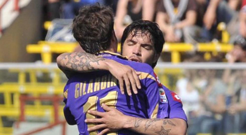 Con pase gol de Vargas, Fiorentina empató 2-2 ante el Cesena