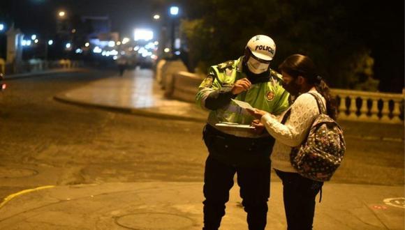 Pese a que no rige el toque de queda en el país, los ciudadanos de Lima y Callao deben seguir cumpliendo algunas restricciones en el marco del estado de emergencia por el COVID-19. (Foto: Archivo GEC)