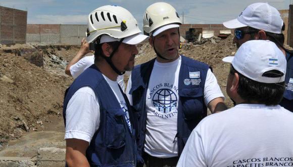 En el 2017 una misión de voluntarios de Cascos Blancos llegó a Trujillo (La Libertad) para ayudar a damnificados de los huaicos.  (Foto archivo GEC)