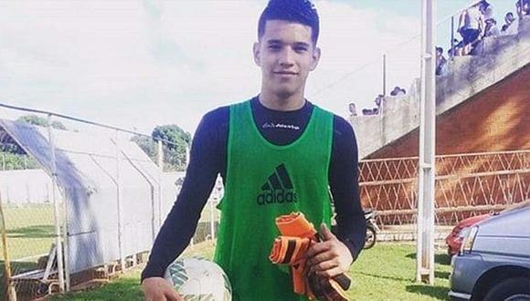 Futbolista de 17 años muere a causa de un pelotazo en el estómago [VIDEO]