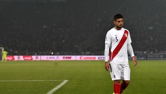 Carlos Zambrano se encuentra suspendido para representar a la bicolor por Eliminatorias. (Foto: AFP)