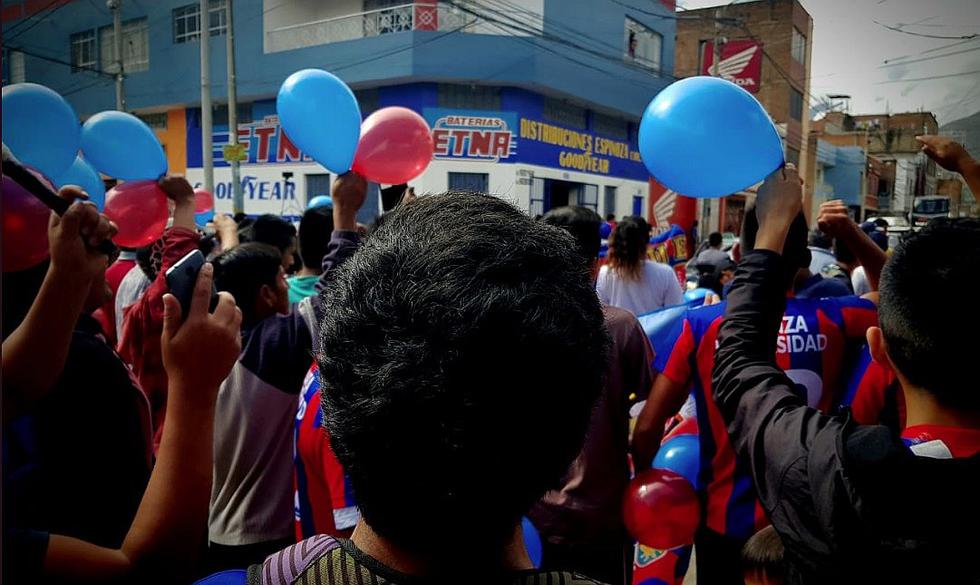 Jugadores de Alianza Universidad fueron recibidos como héroes en Huánuco