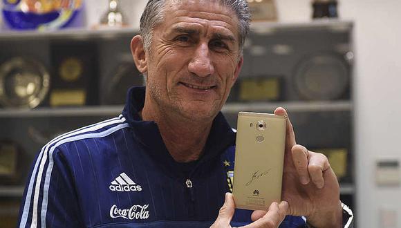 Edgardo Bauza tiene el celular de Lionel Messi