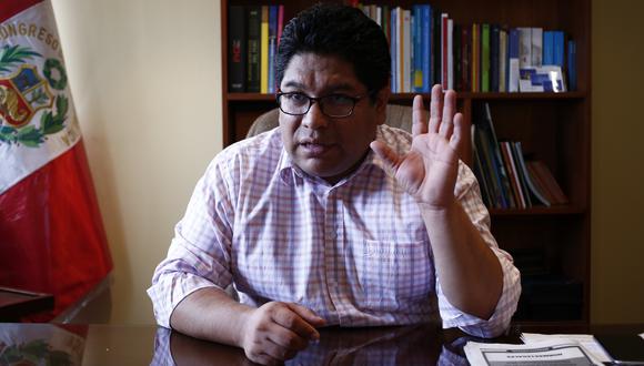 El congresista Rennán Espinoza renunció a la bancada Somos Perú y es no agrupado. (Foto: GEC)