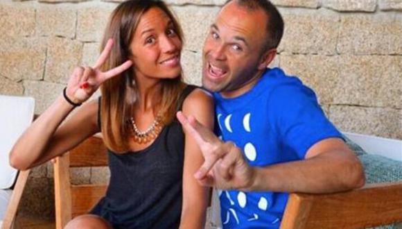 Iniesta y su esposa se suman a un nuevo challenge que la rompe en redes sociales