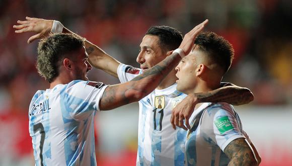 Chile perdió 2-1 ante Argentina y se complica en la tabla de posiciones. El sueño de ir al Mundial está cada vez más lejos. (Foto: AFP)