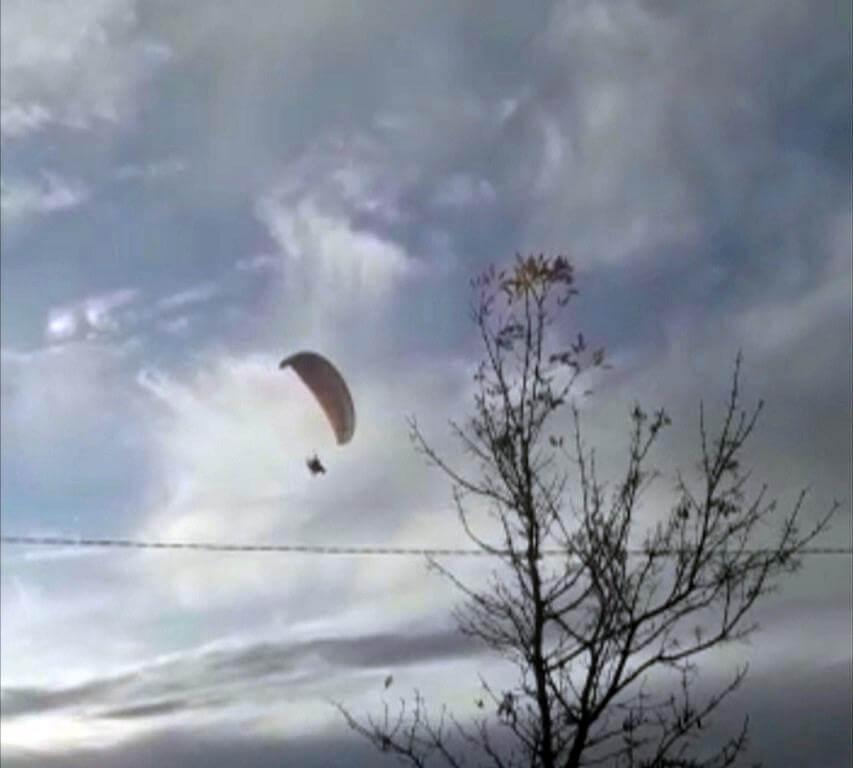 Coronavirus en Argentina | Jubilado es detenido por volar en parapente en plena cuarentena