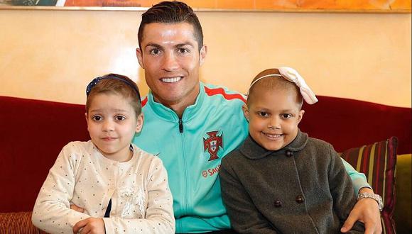 Cristiano Ronaldo recibe a niños enfermos en concentración de Portugal 