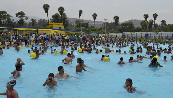 Las piscinas de centros de esparcimiento y parques zonales eran bastante concurridas en años anteriores. (GEC)