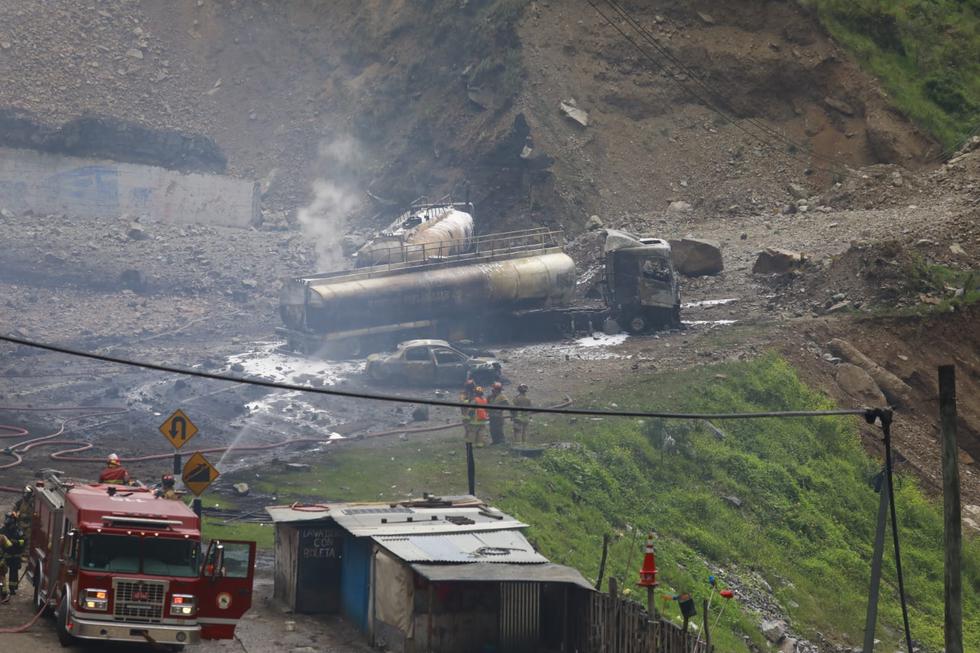 Carretera Central, Perú: Ruta fue bloqueada por incendio de cisternas | Bloqueo de la Carretera Central | Kilómetro 96 - Carretera Central | Accidente en Carretera Central | TRENDS | EL BOCÓN
