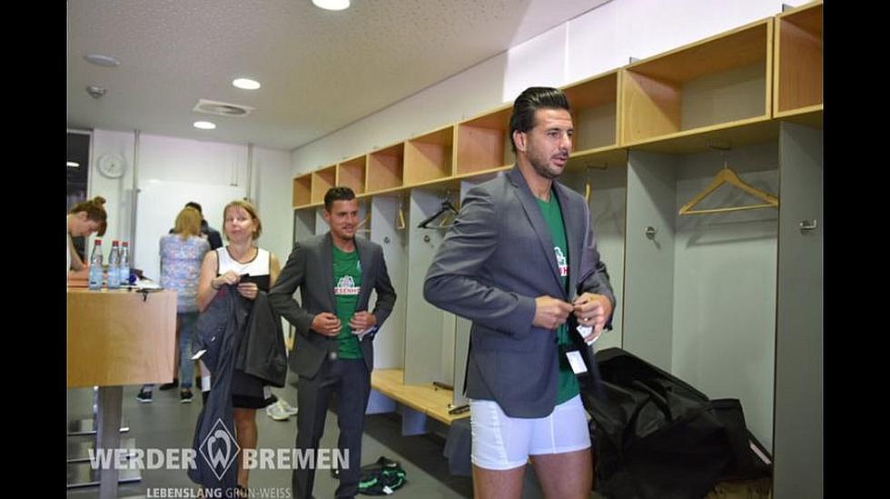 Claudio Pizarro participó en sesión de fotos del Werder Bremen