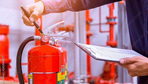 Entérate qué tipo de extintor necesitas para la casa (Foto: Adobe Stock)