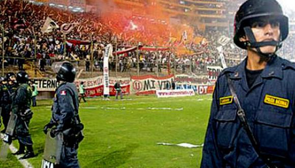 Incentivarán al empadronamiento de barristas con banderolas alusivas en los partidos de fútbol