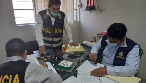 Fiscalía Anticorrupción detuvo al jefe de la comisaría de San Martín y al jefe de la Sección Tránsito en la misma sede policial. (Foto: PNP)