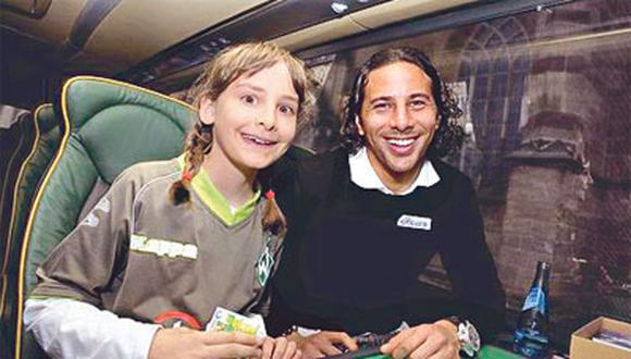 Prensa alemana dice que peruano es arma más fuerte del Bremen