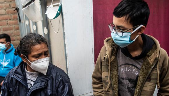 Gran cantidad de personas que resultaron afectadas por la pandemia está a la expectativa del cronograma del segundo bono (Foto: Ernesto Benavides / AFP)