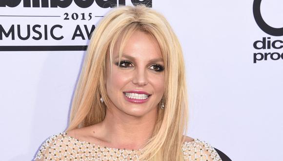 Britney Spears se muestra en avioneta tras la destitución de su padre como responsable de su tutela. (Foto: ROBYN BECK / AFP)