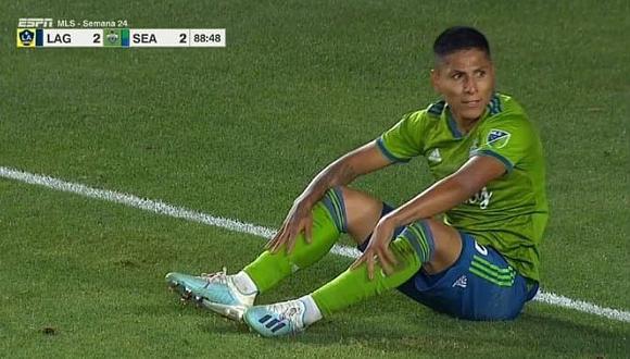 Raúl Ruidíaz pudo ganarle a Ibrahimovic en la MLS, pero falló este gol en el último minuto | VIDEO