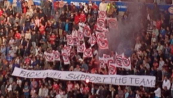 Liga de Holanda: Hinchas del PSV no quieren WIFI en el estadio